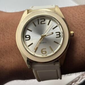 Vintage gold mens quartz watch